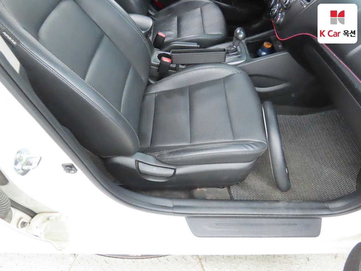 Kia K3 - 28