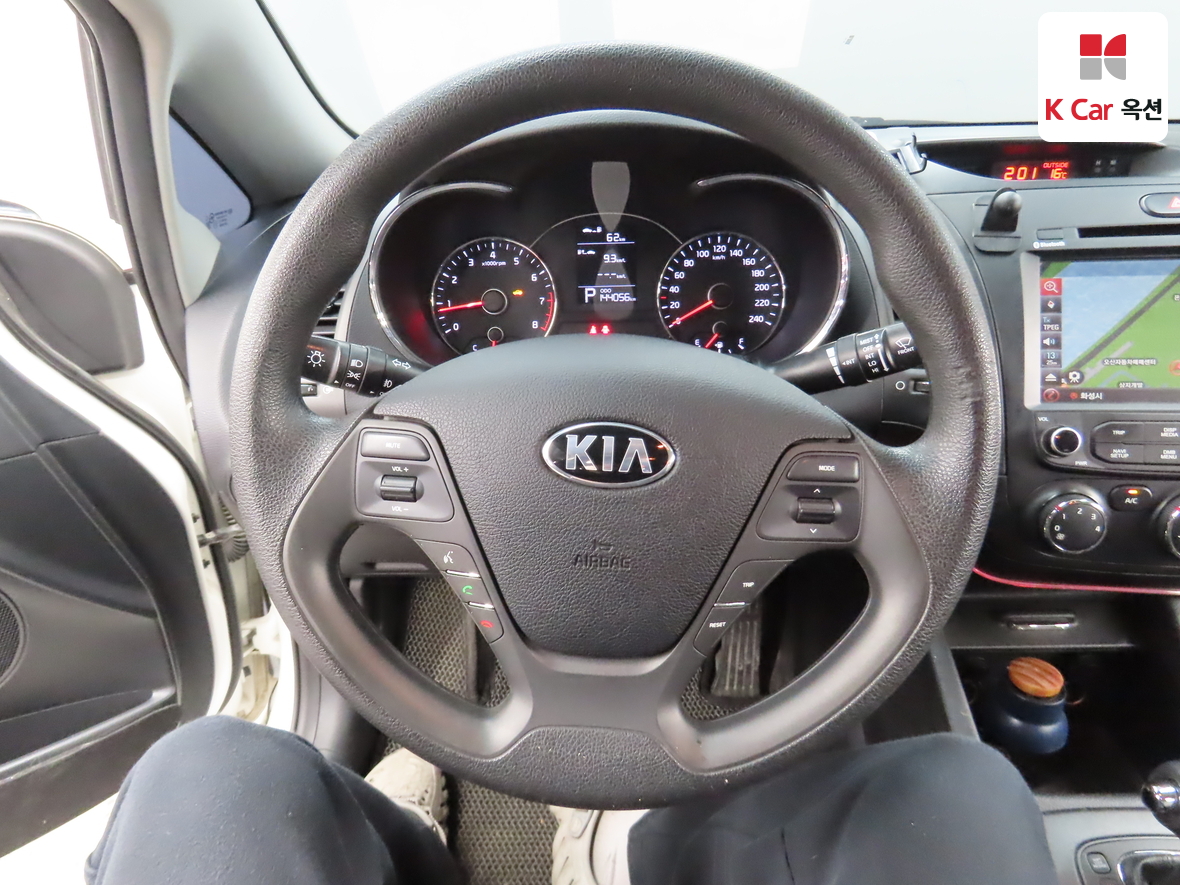 Kia K3 - 10