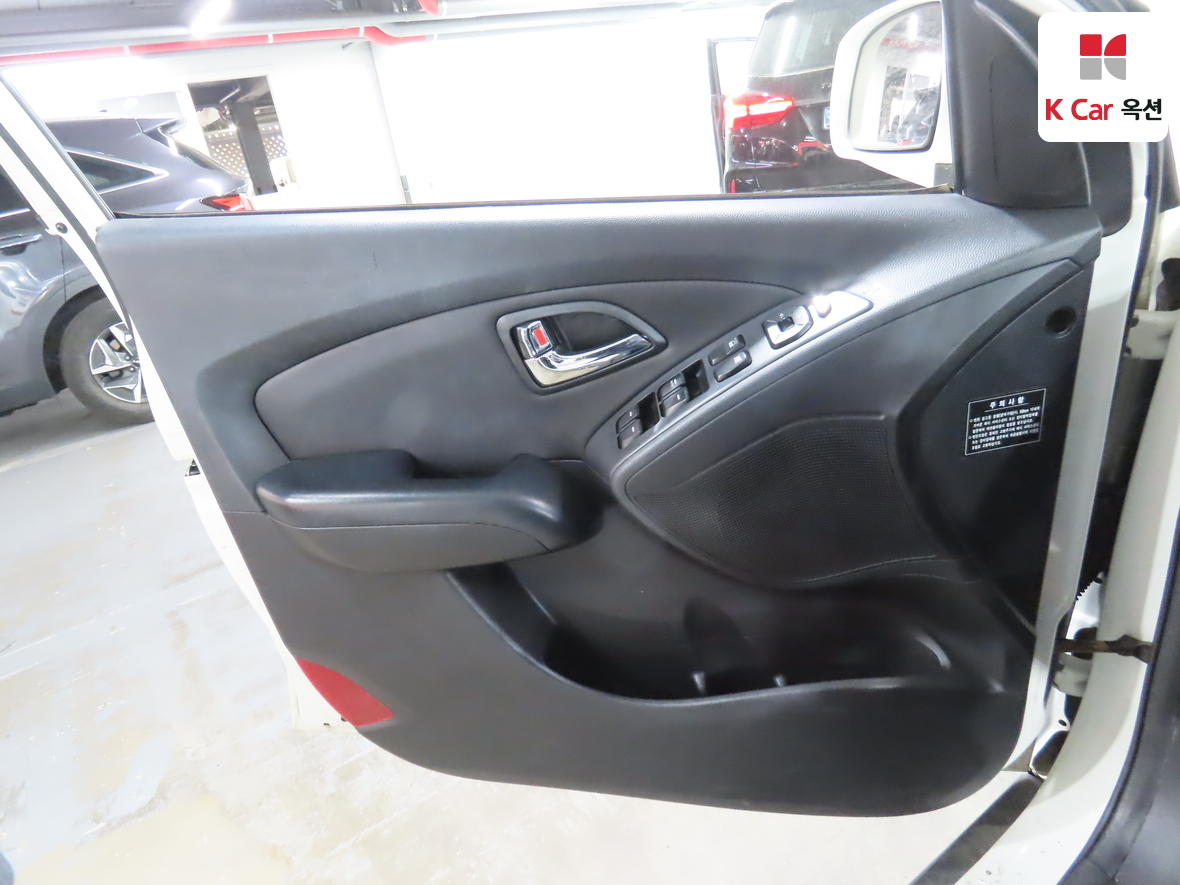 Hyundai Tucson 2011 - Image 8
