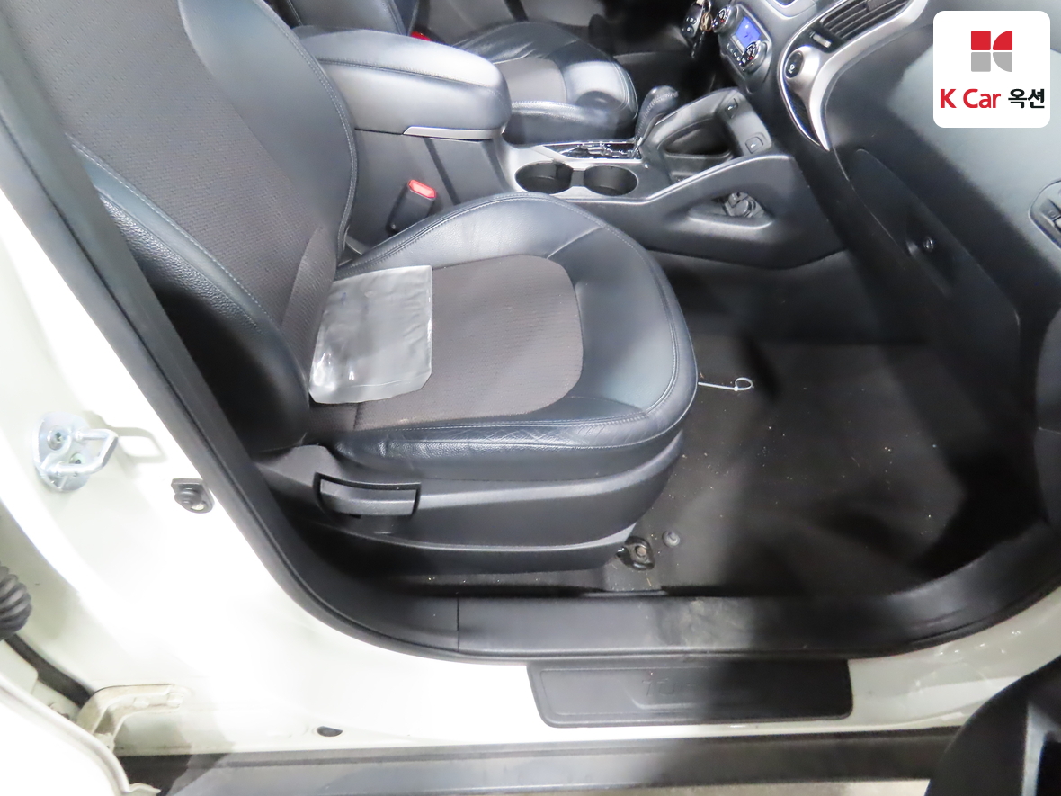 Hyundai Tucson 2011 - Image 30