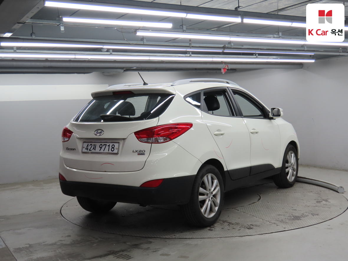 Hyundai Tucson 2011 - Image 2