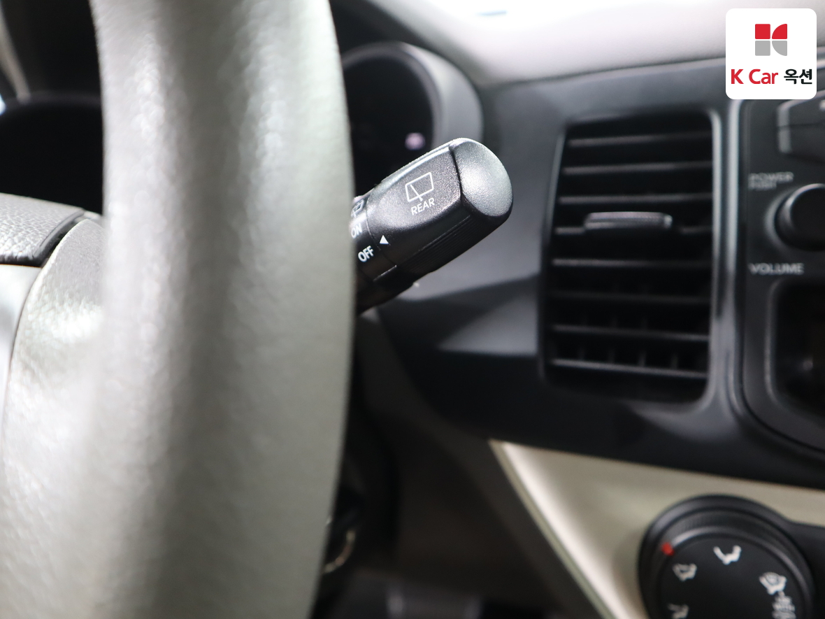 Kia Morning 2012 - Image 11