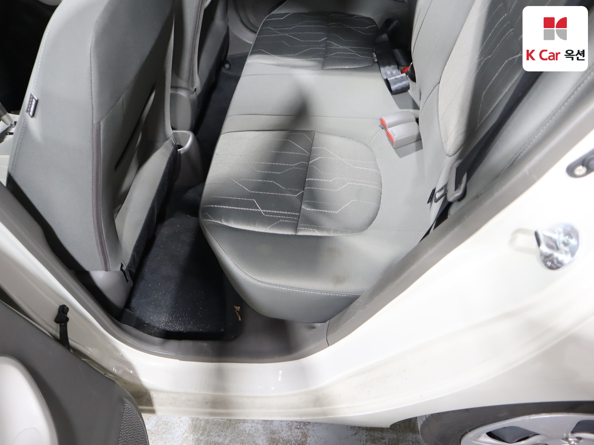 Kia Morning 2012 - Image 21