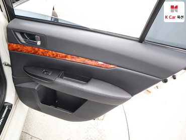 2011 - subaru legacy