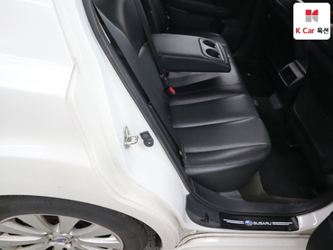 2011 - subaru legacy