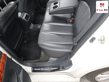 2011 - subaru legacy