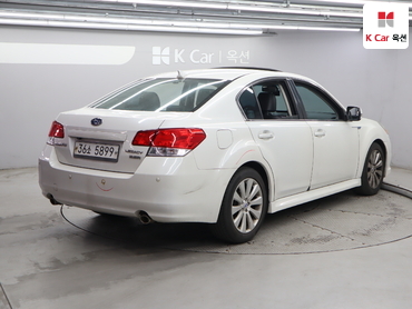 2011 - subaru legacy