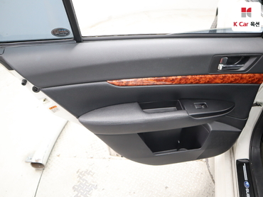2011 - subaru legacy