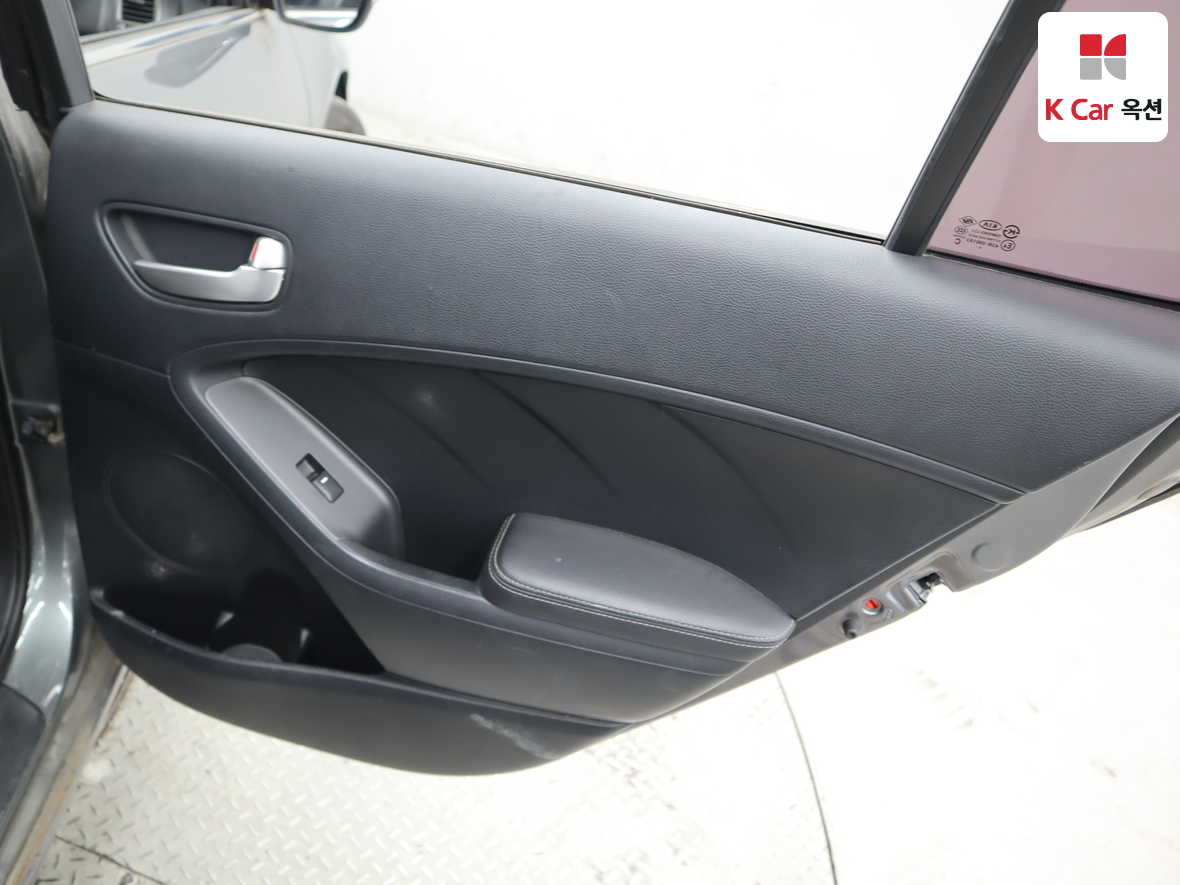 Kia K3 2015 - Image 25