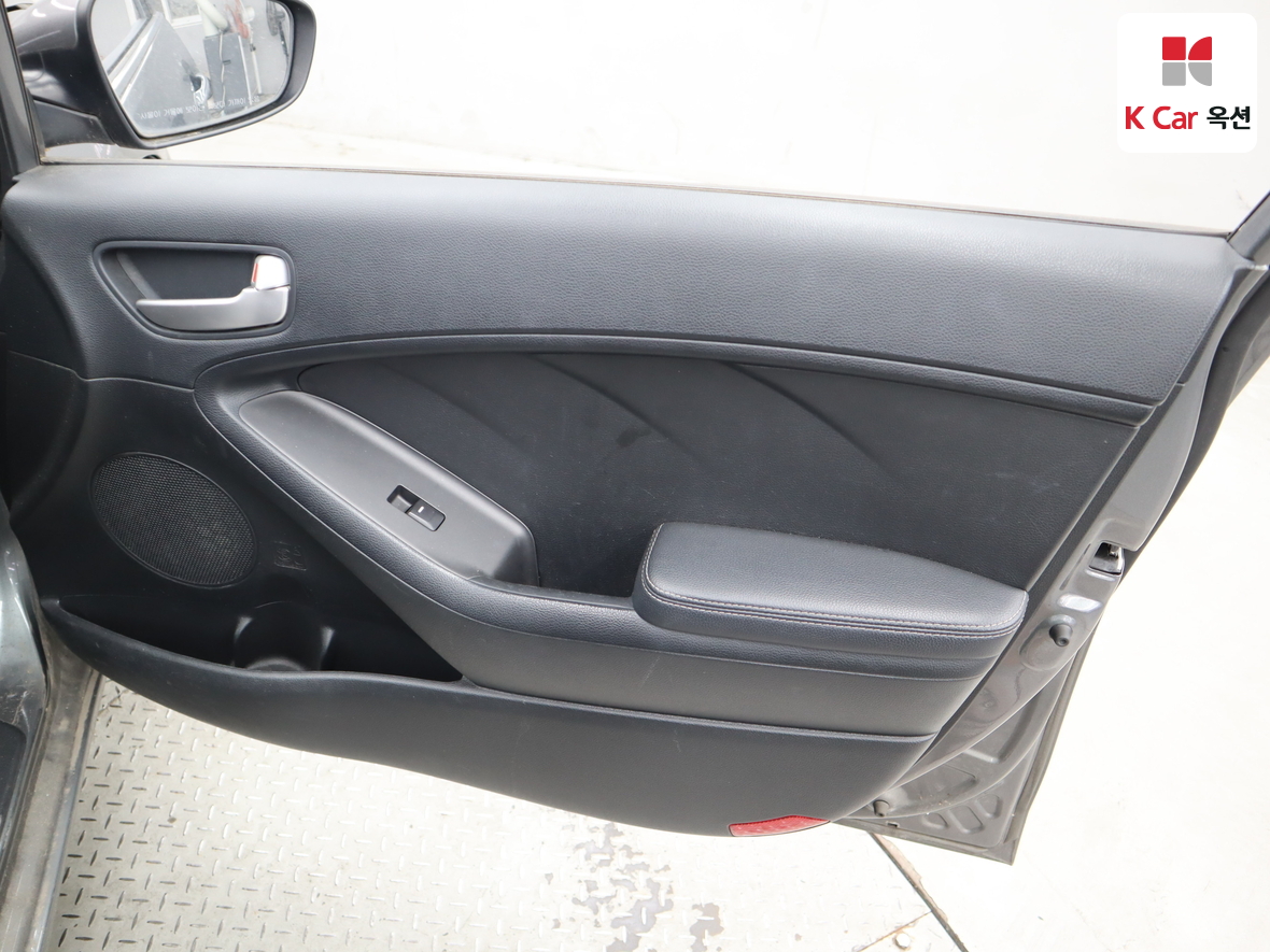 Kia K3 2015 - Image 27