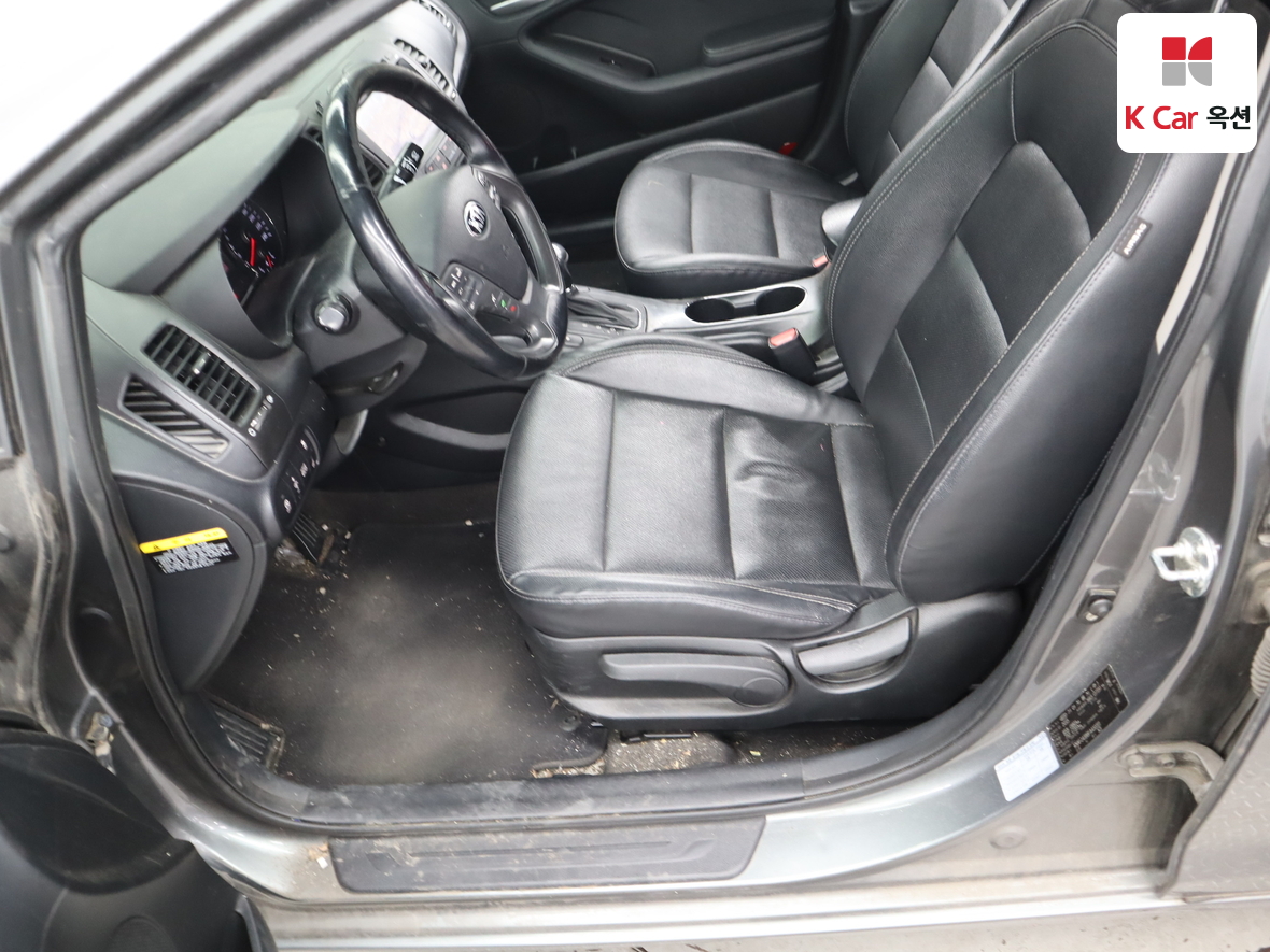 Kia K3 2015 - Image 17
