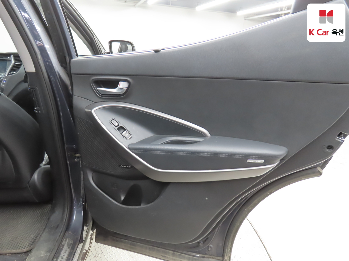 Hyundai SANTAFE - 27