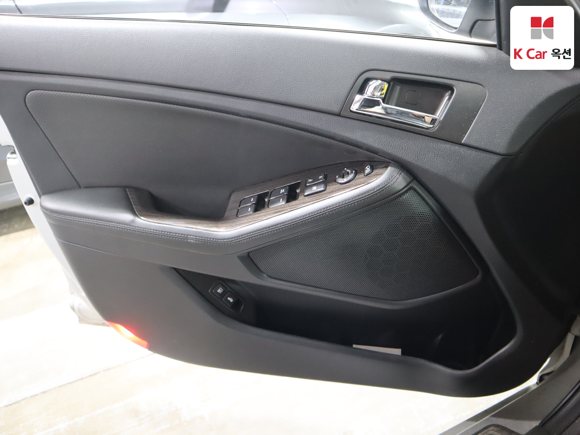 Kia K5 2013 - Image 8