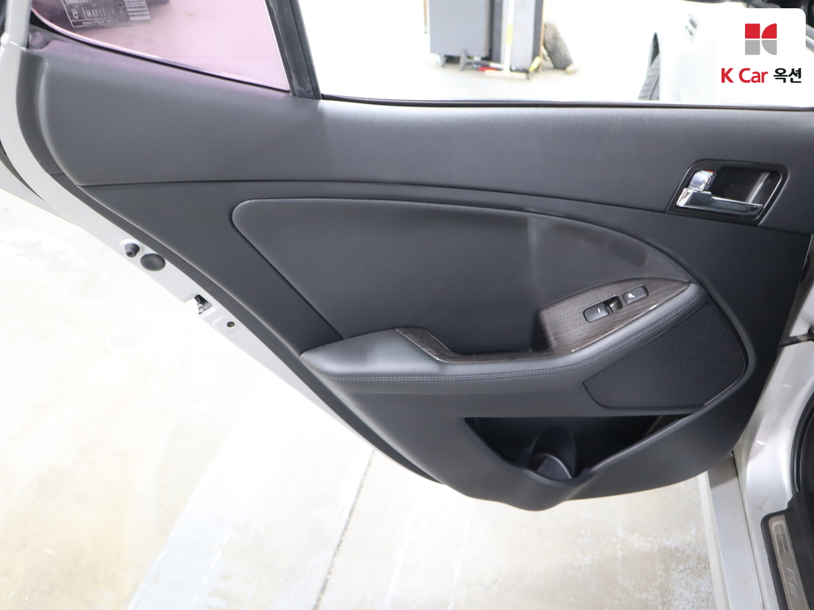 Kia K5 2013 - Image 21