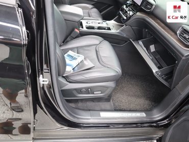 2022 - ford explorer