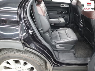 2022 - ford explorer