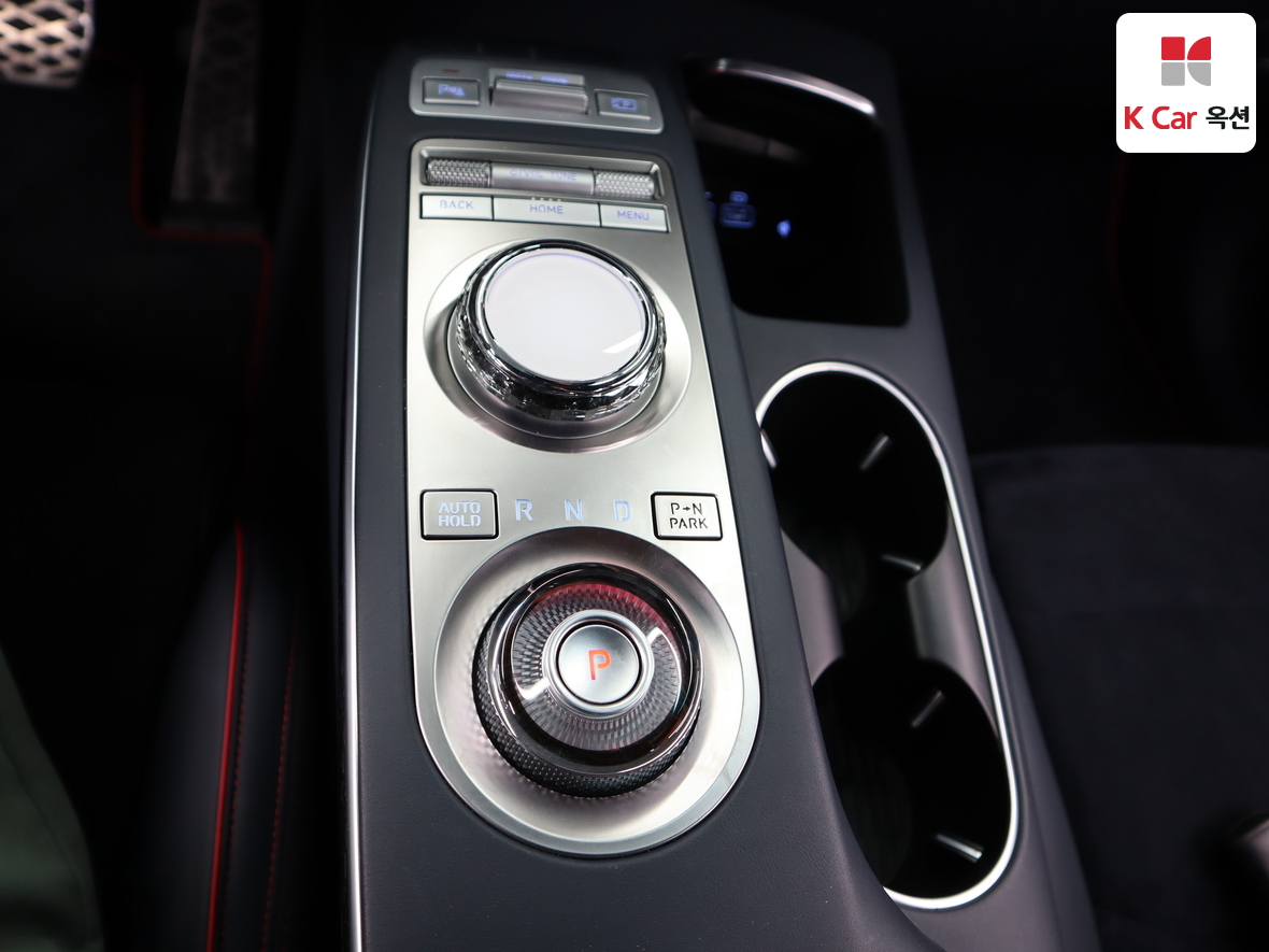 Genesis GV70 - 16