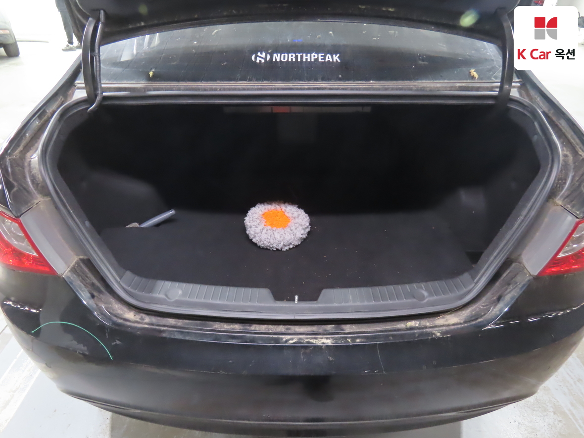 Hyundai Sonata 2010 - Image 24