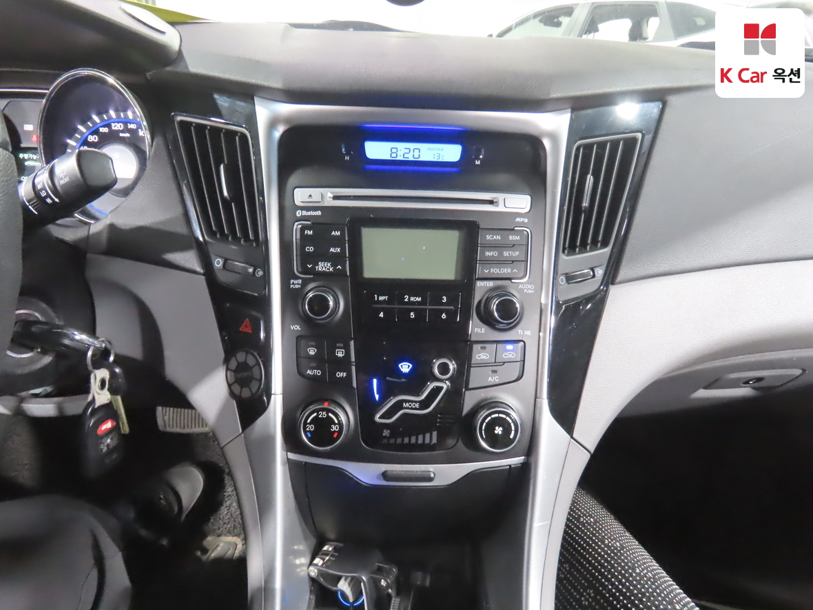 Hyundai Sonata 2010 - Image 6