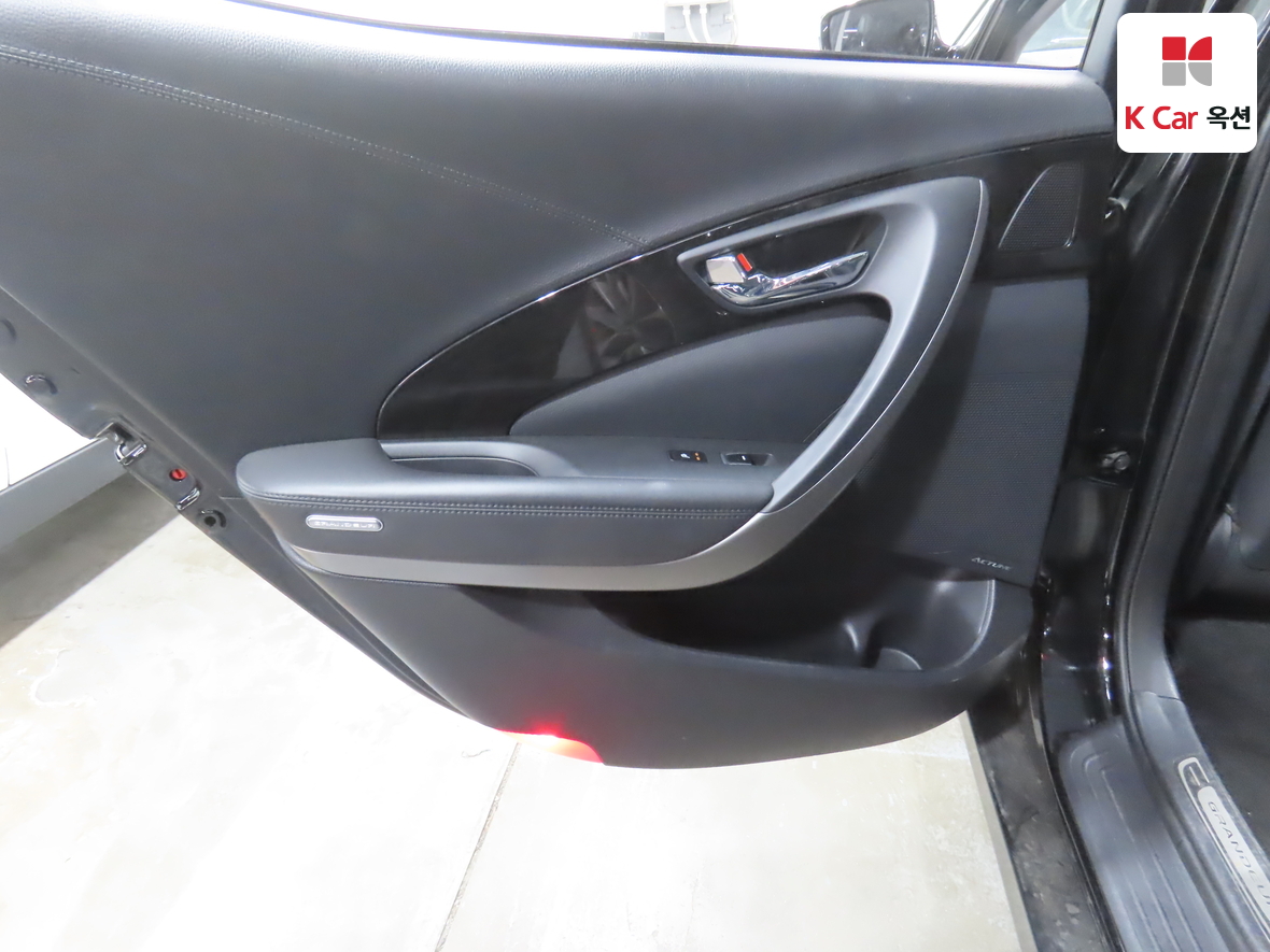 Hyundai Grandeur 2015 - Image 22
