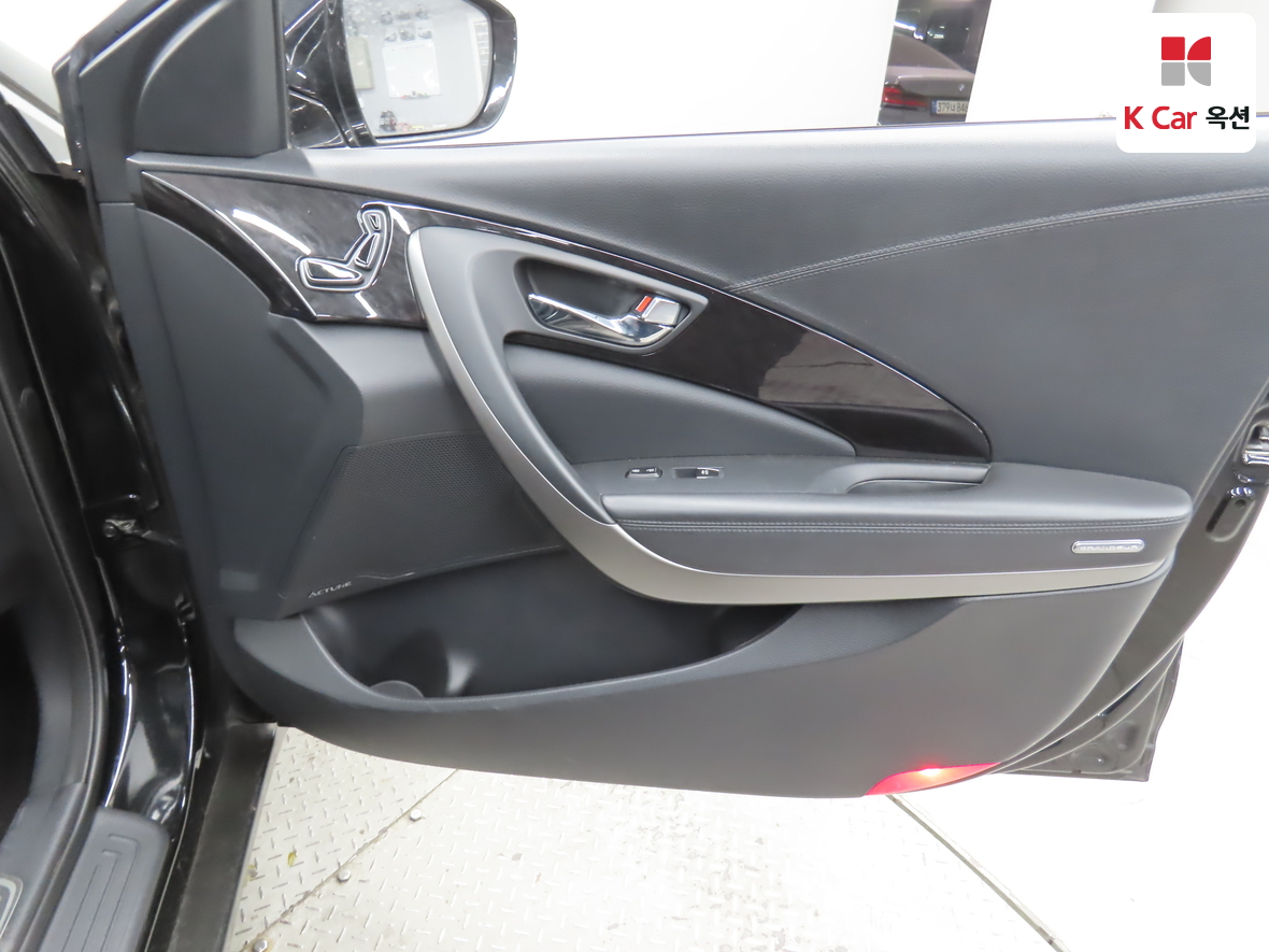 Hyundai Grandeur 2015 - Image 28