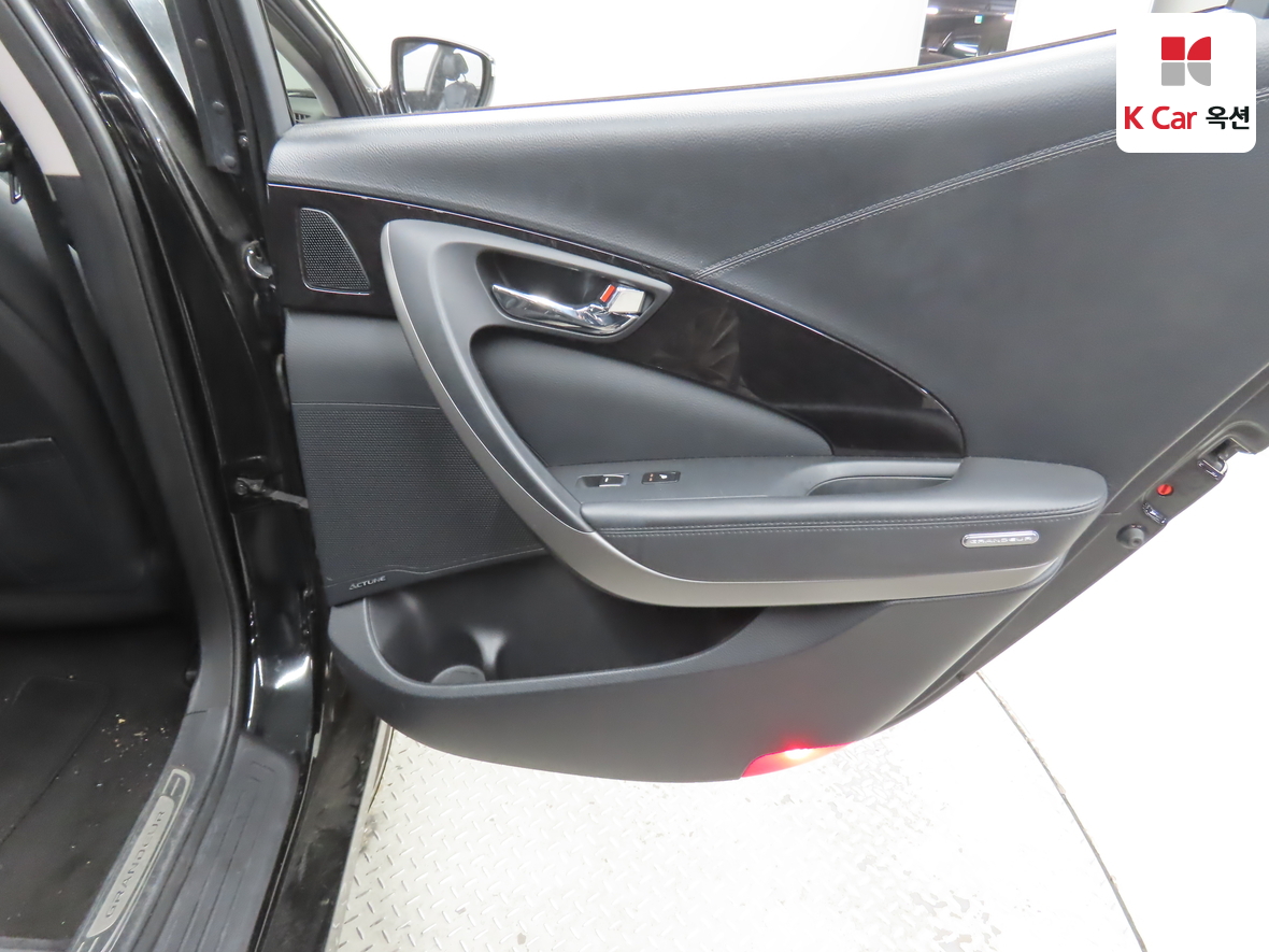 Hyundai Grandeur 2015 - Image 26