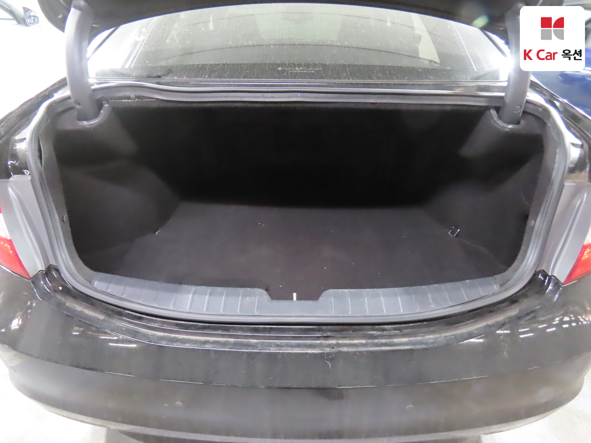 Hyundai Grandeur 2015 - Image 25