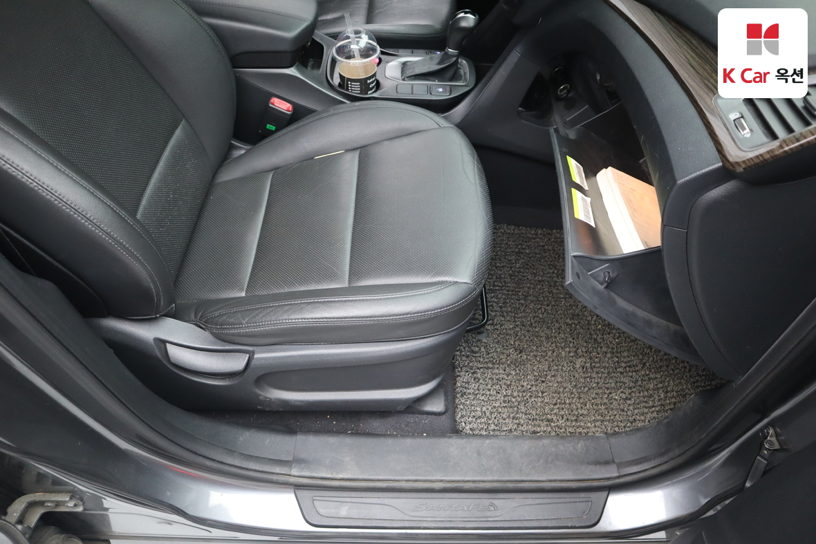 Hyundai SANTAFE - 28