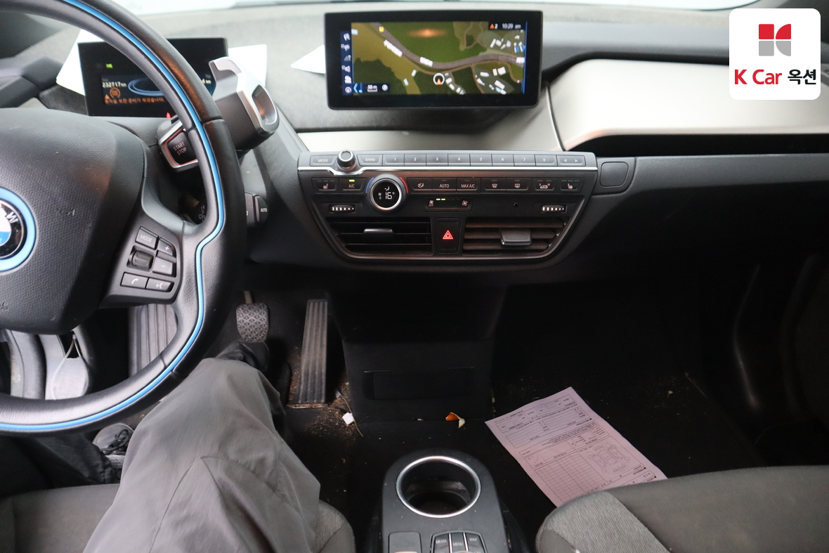 بي إم دبليو i3 - 6