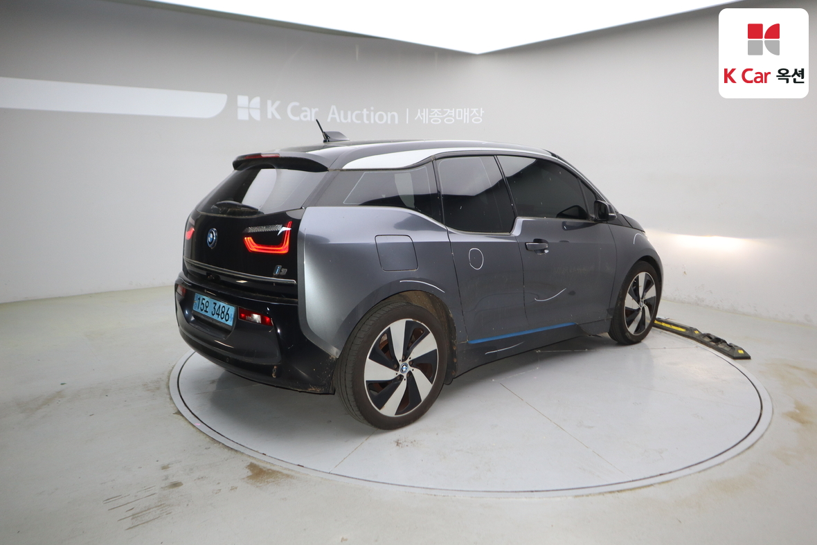 بي إم دبليو i3 - 2