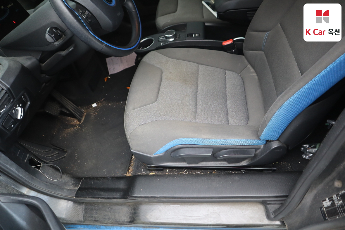 بي إم دبليو i3 - 22