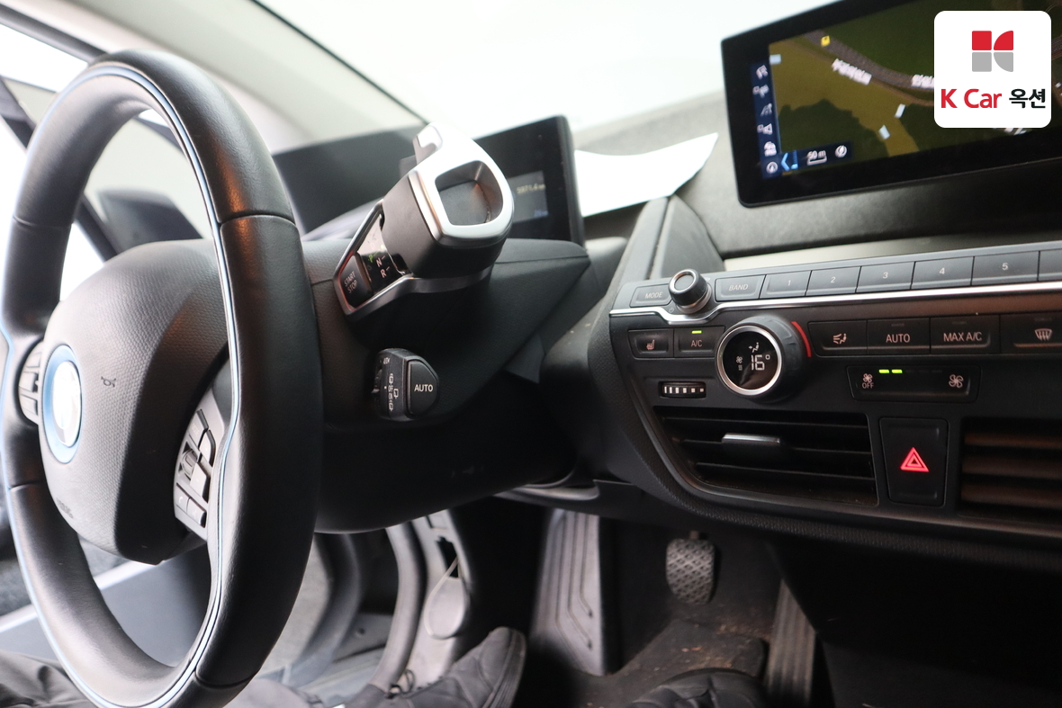 بي إم دبليو i3 - 11