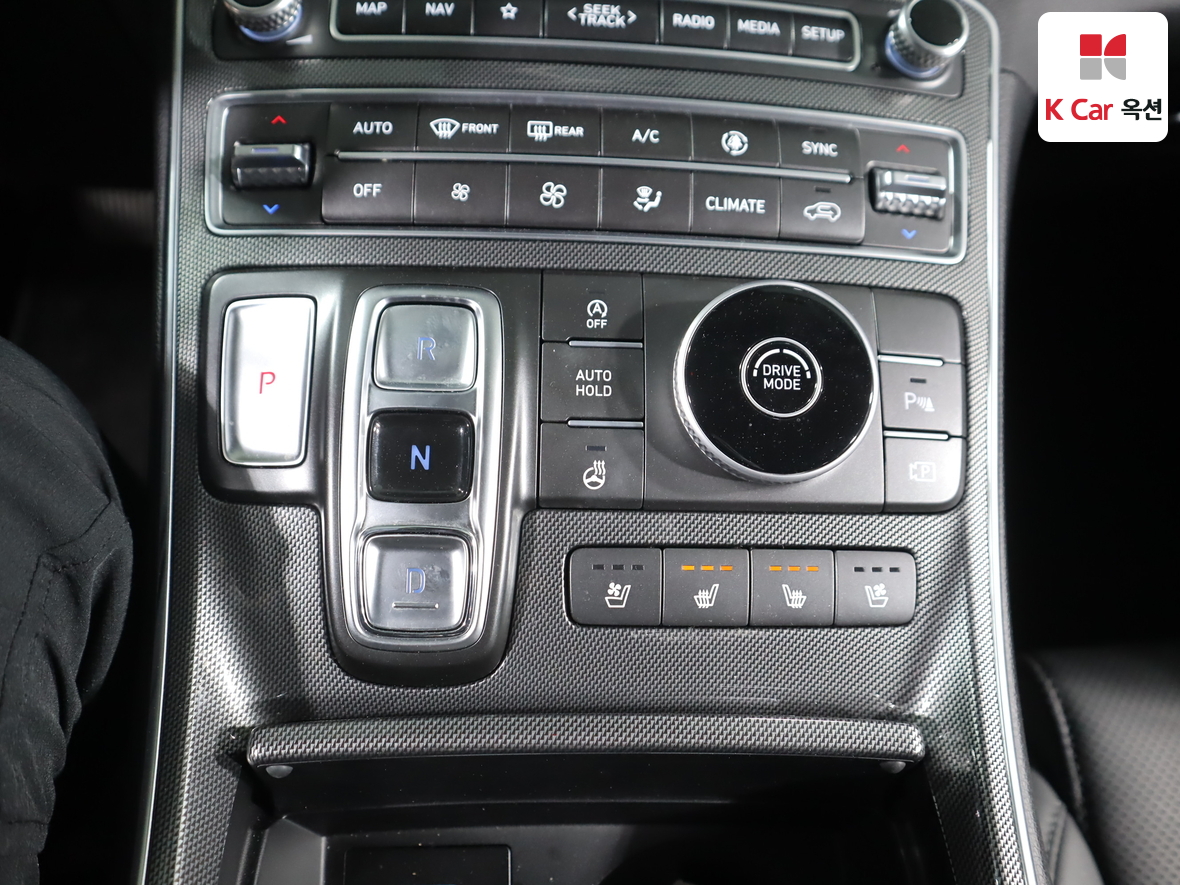 Hyundai SANTAFE - 16