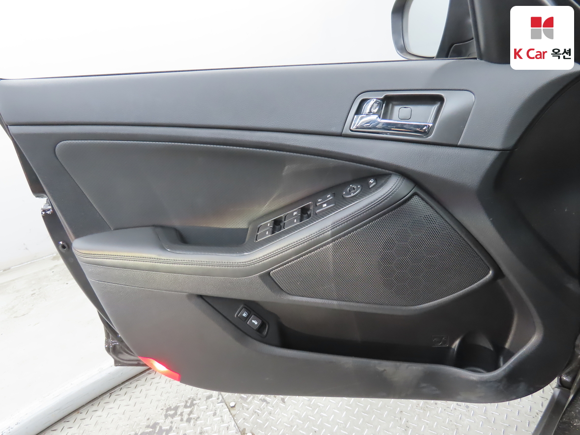 Kia K5 2013 - Image 8