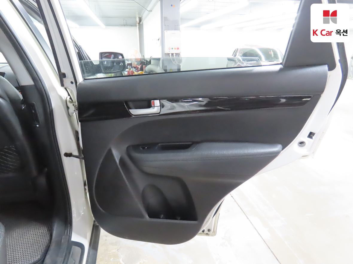 Kia Sorento 2010 - Image 30