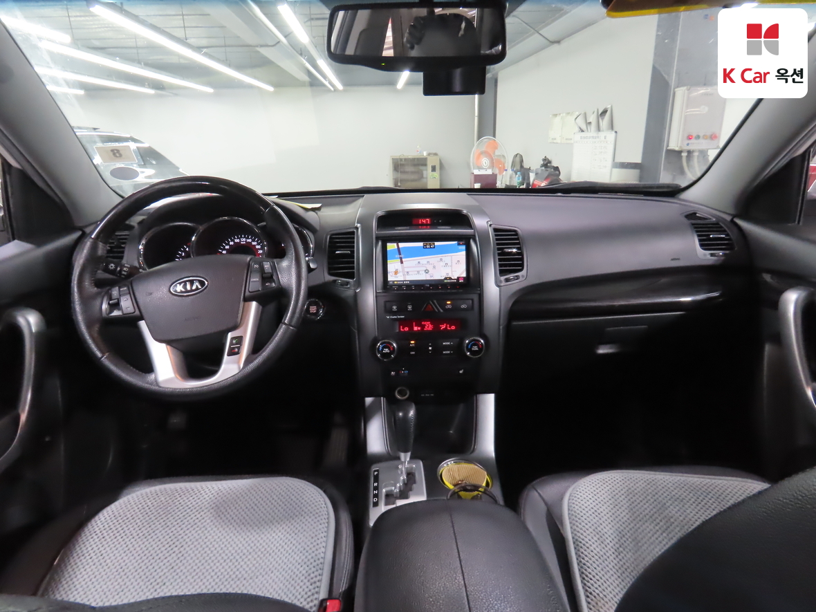 Kia Sorento 2010 - Image 3