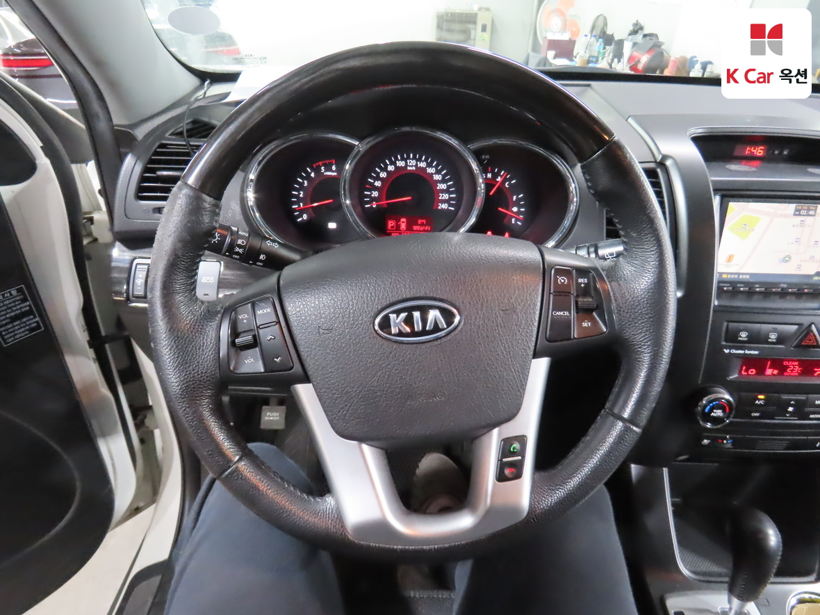 Kia Sorento 2010 - Image 10