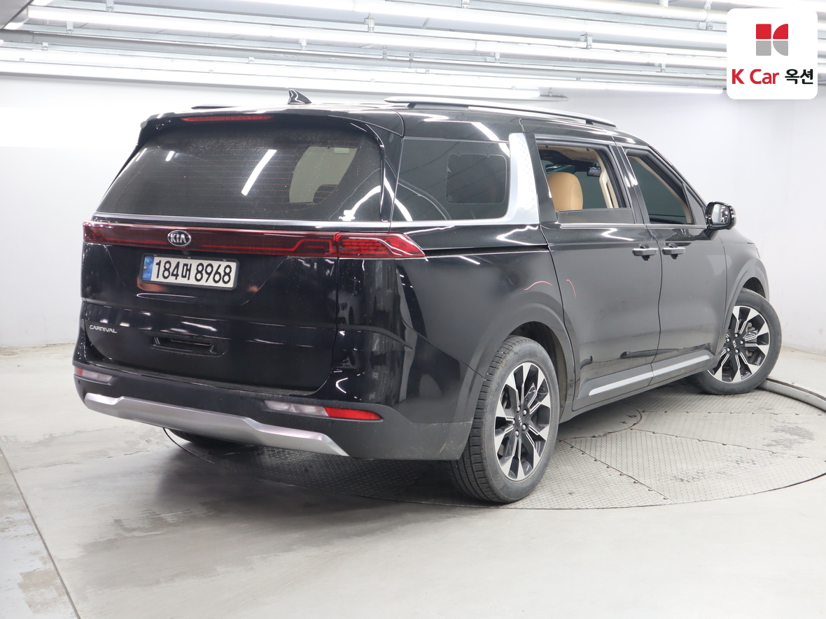 Kia Carnival - 2