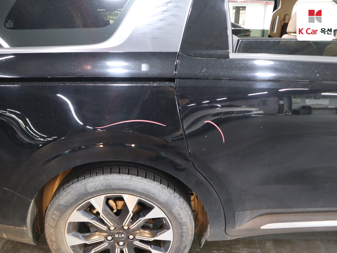 Kia Carnival - 36