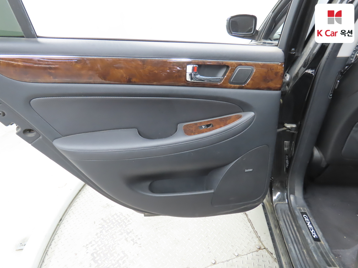 Hyundai Genesis 2008 - Image 21