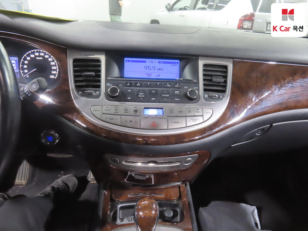 Hyundai Genesis 2008 - Image 6