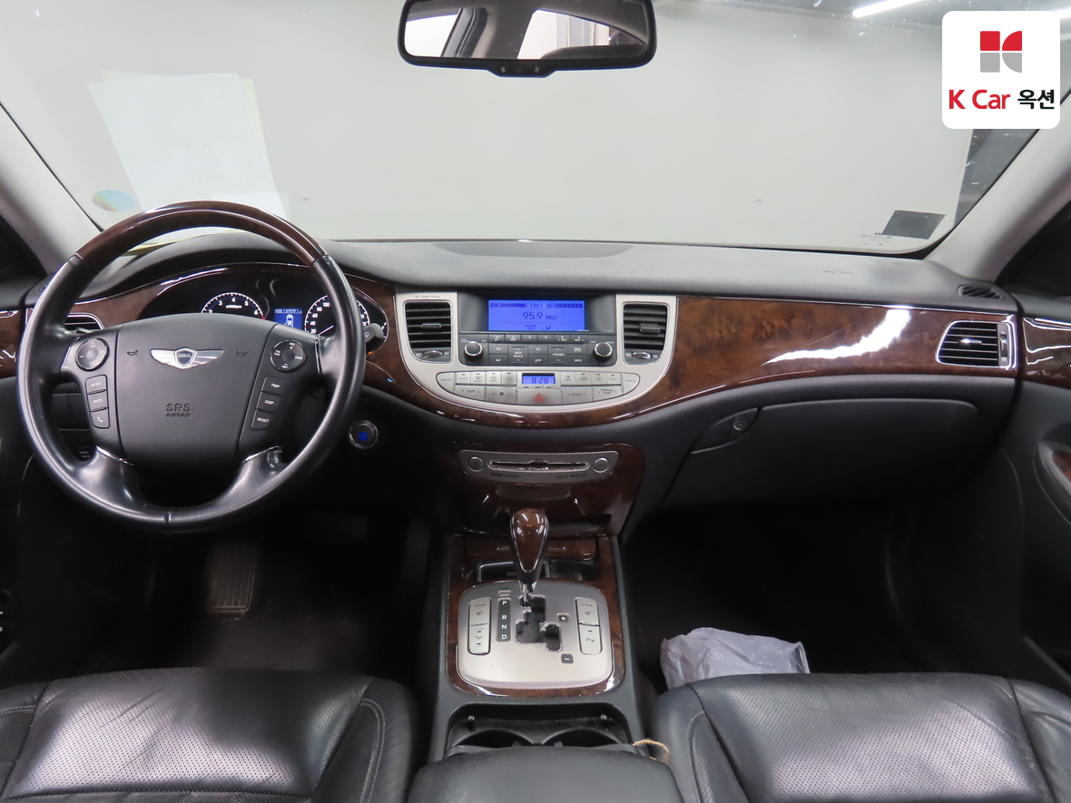 Hyundai Genesis 2008 - Image 3