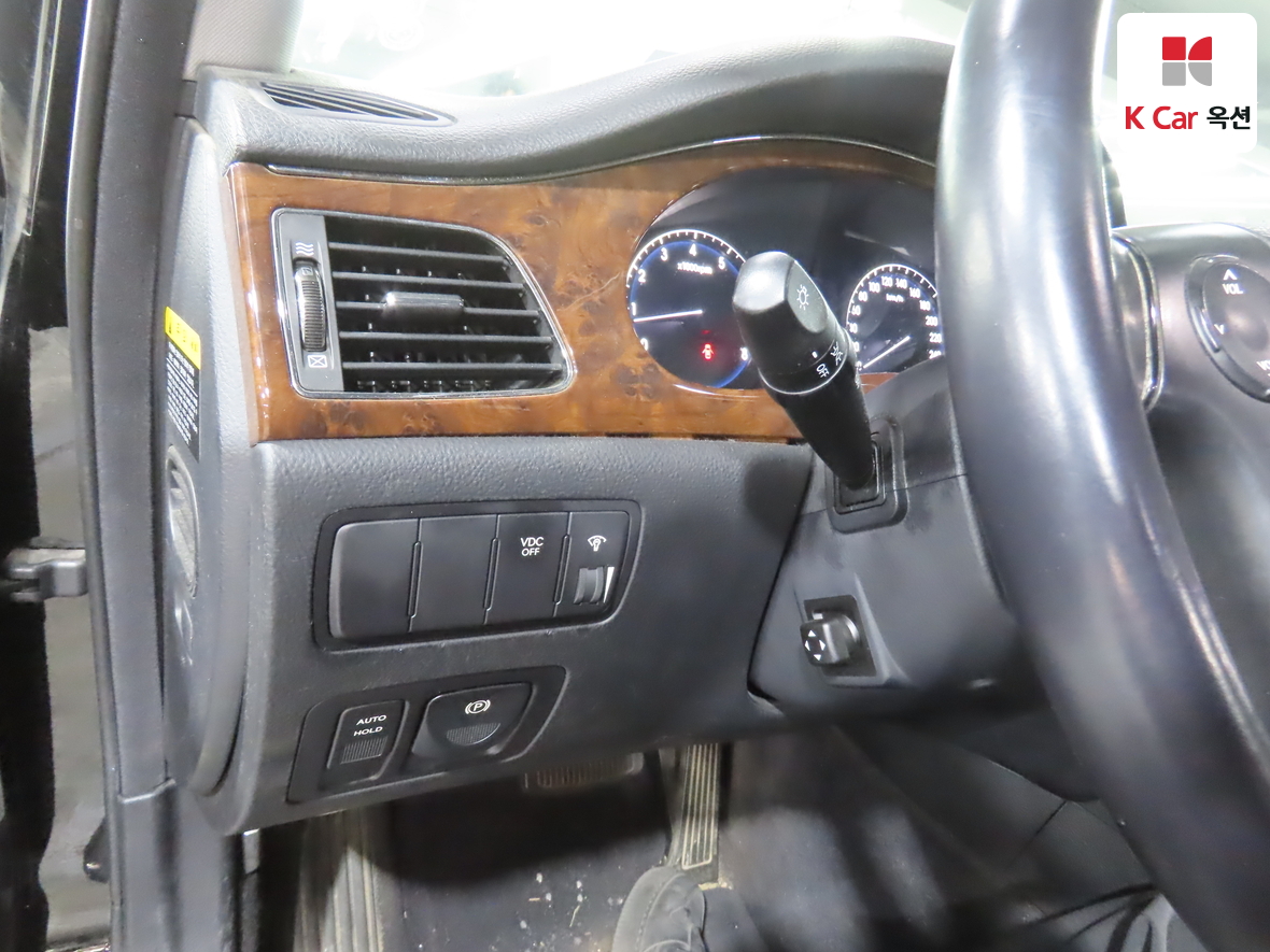 Hyundai Genesis 2008 - Image 9