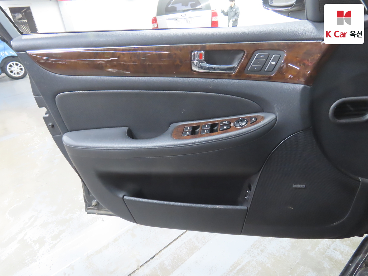 Hyundai Genesis 2008 - Image 8