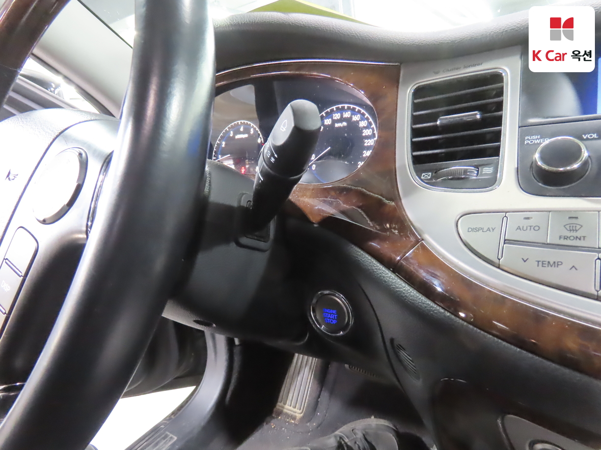 Hyundai Genesis 2008 - Image 11