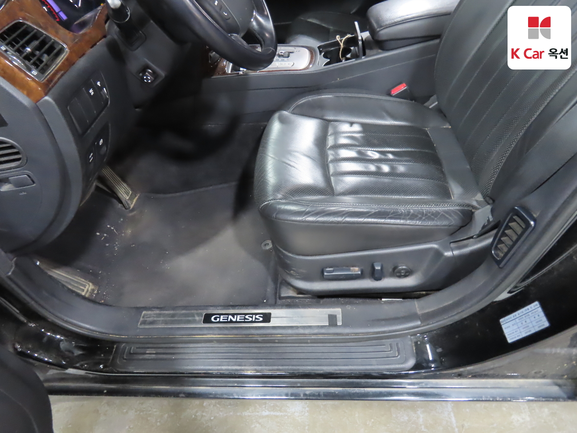 Hyundai Genesis 2008 - Image 17