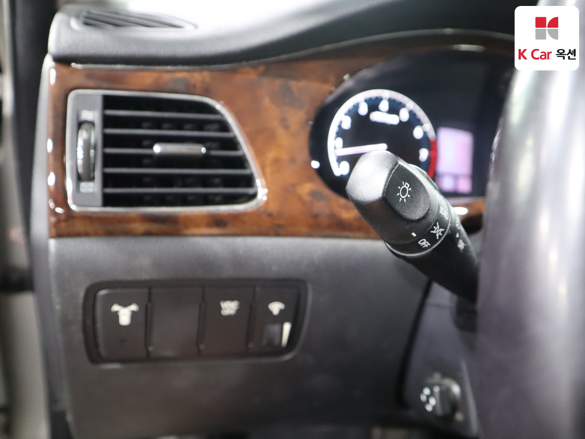 Hyundai Genesis 2008 - Image 9
