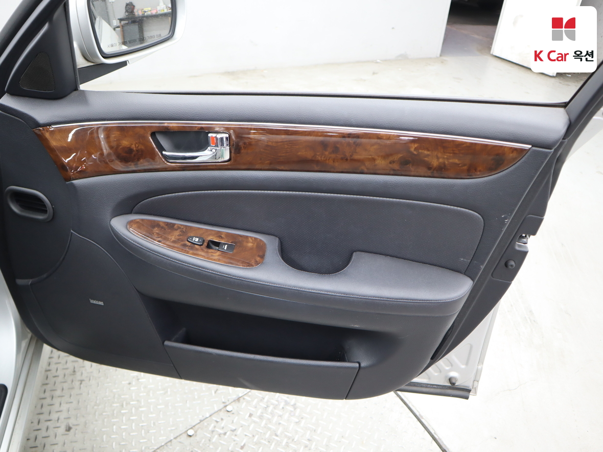 Hyundai Genesis 2008 - Image 28