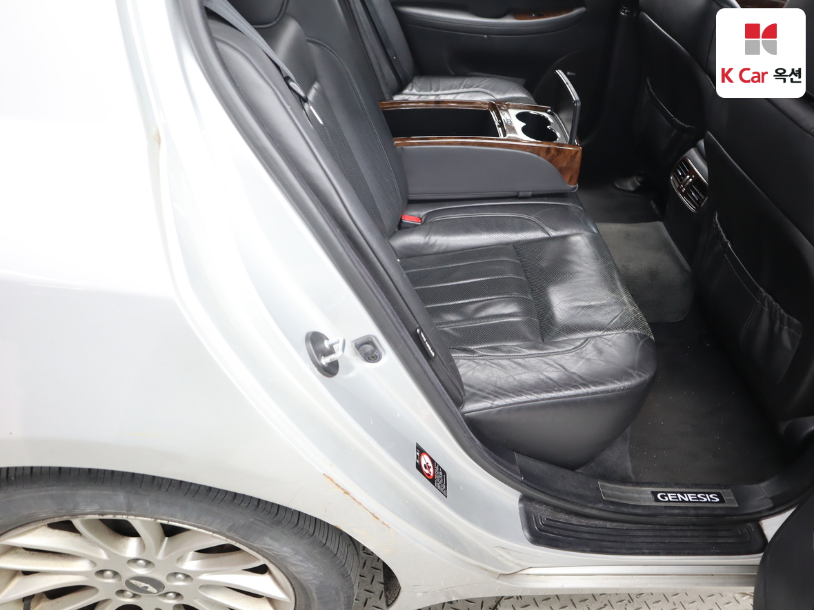 Hyundai Genesis 2008 - Image 27