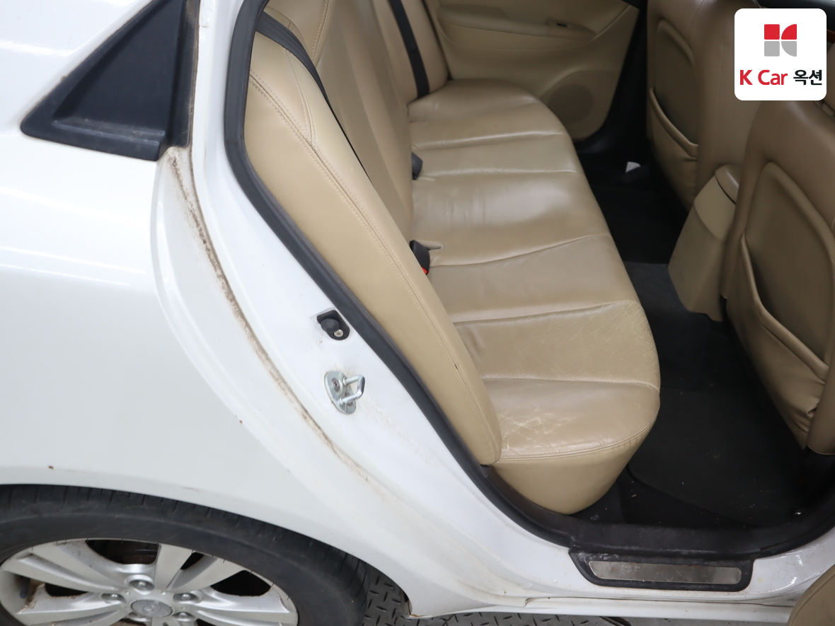 Hyundai Sonata 2008 - Image 26